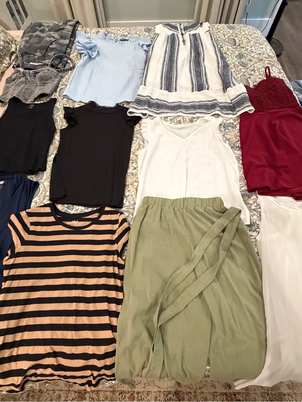 Lot of juniors clothing